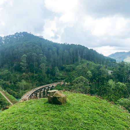 Bed and Breakfast Hobbit Hole Hideaway Елла Екстер'єр фото