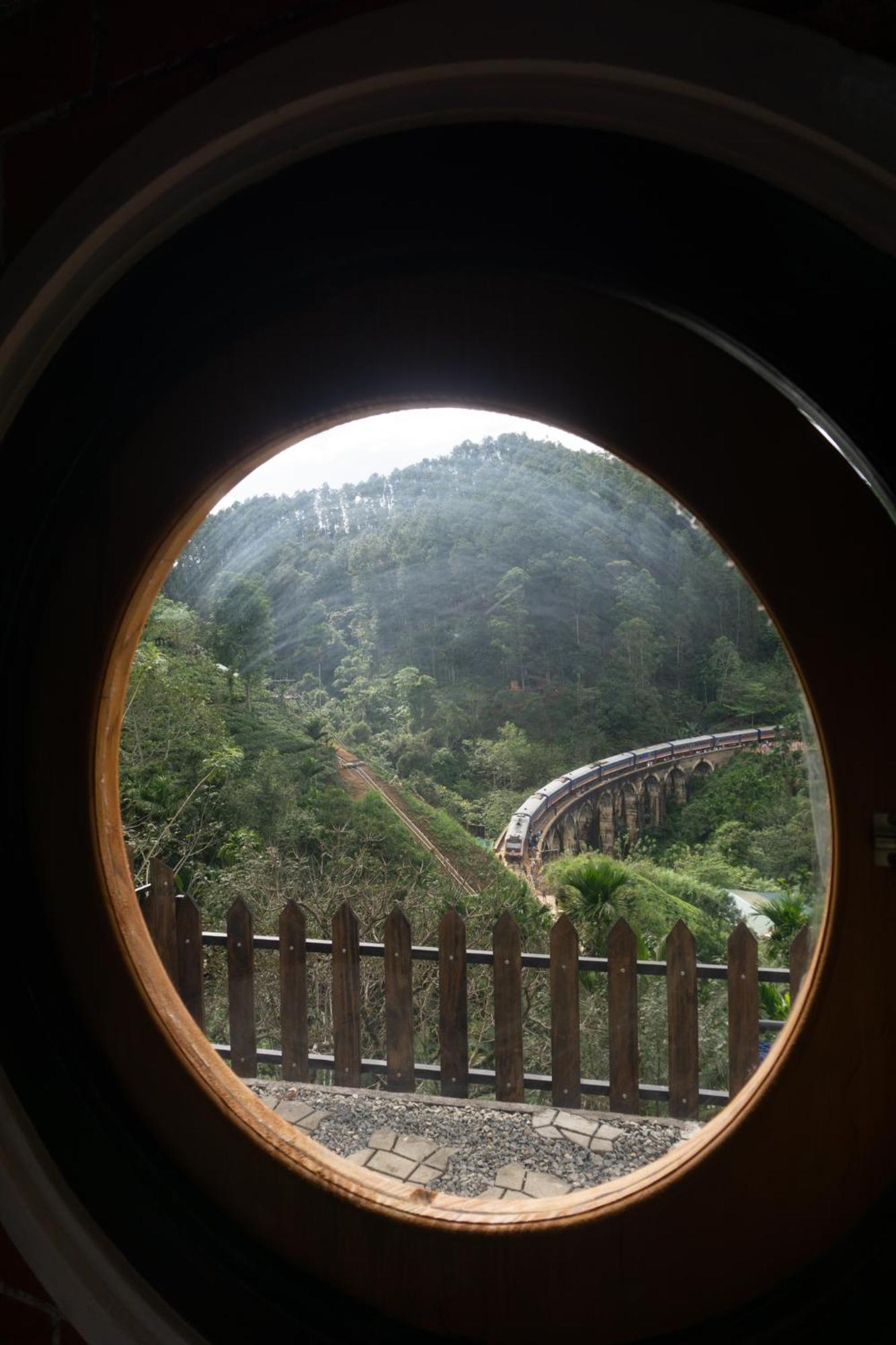Bed and Breakfast Hobbit Hole Hideaway Елла Екстер'єр фото