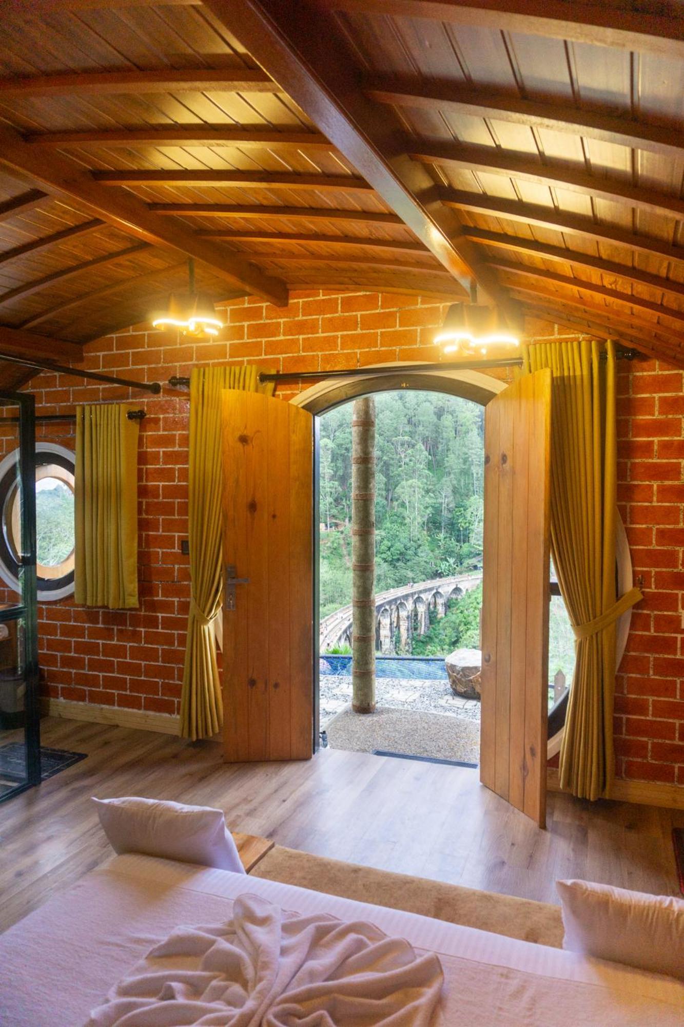 Bed and Breakfast Hobbit Hole Hideaway Елла Екстер'єр фото
