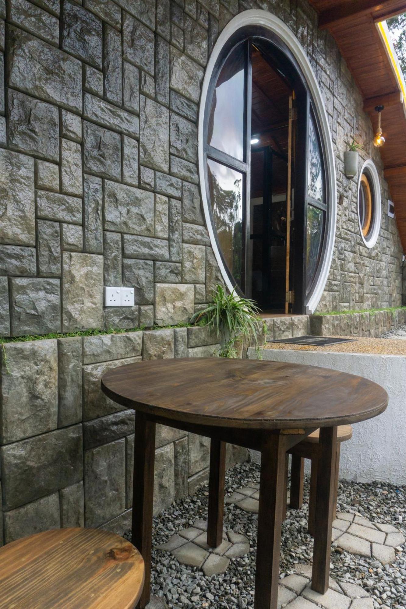Bed and Breakfast Hobbit Hole Hideaway Елла Екстер'єр фото