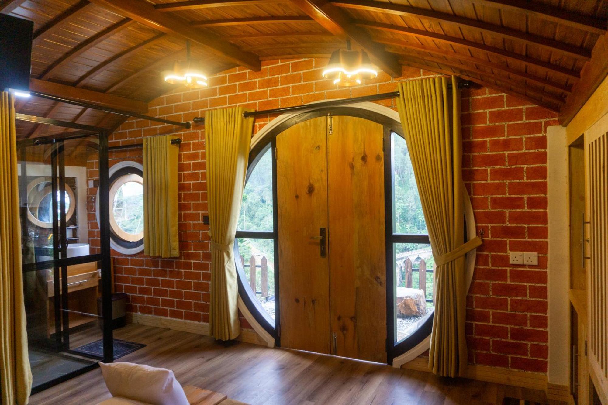 Bed and Breakfast Hobbit Hole Hideaway Елла Екстер'єр фото
