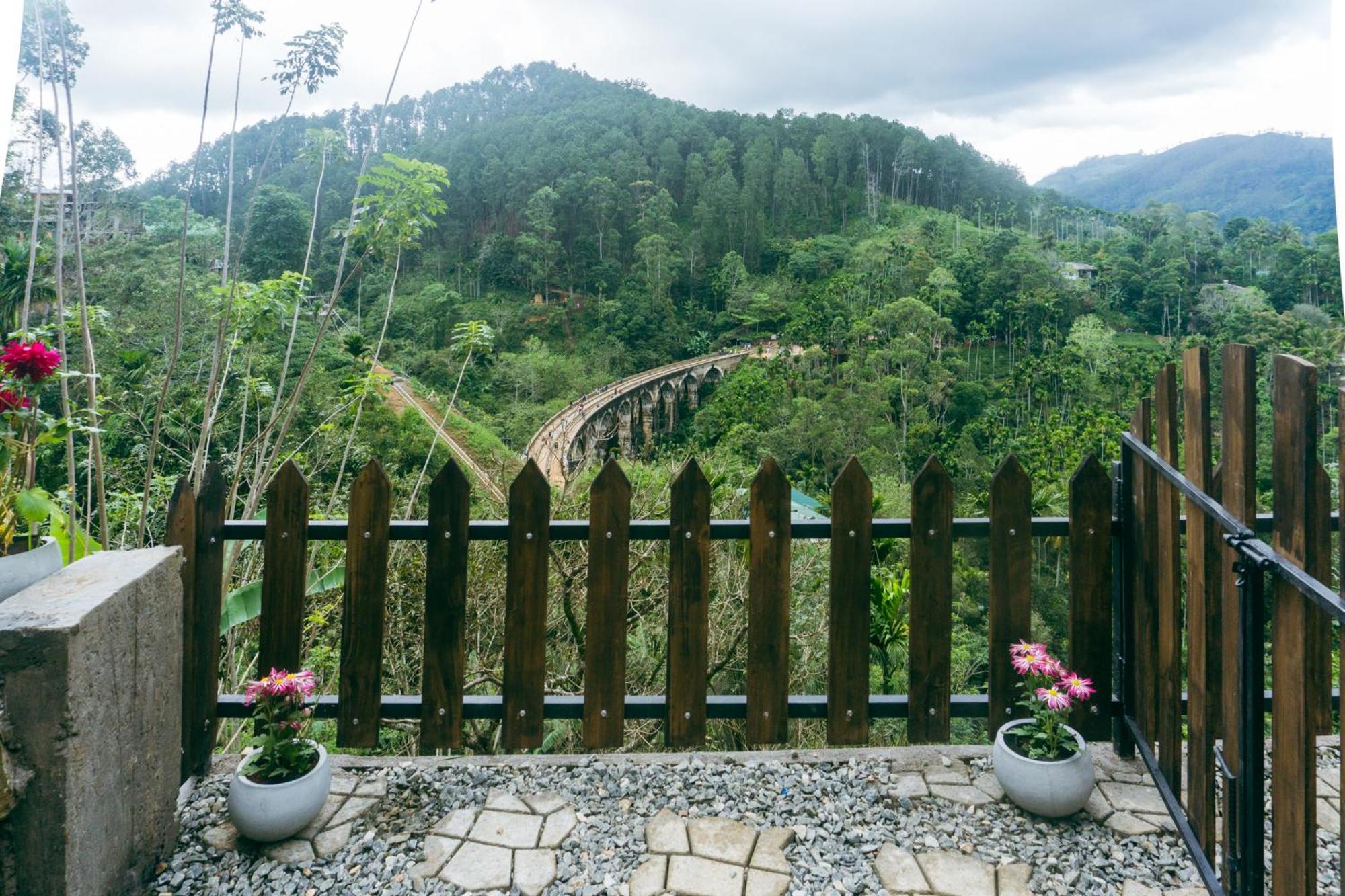Bed and Breakfast Hobbit Hole Hideaway Елла Екстер'єр фото