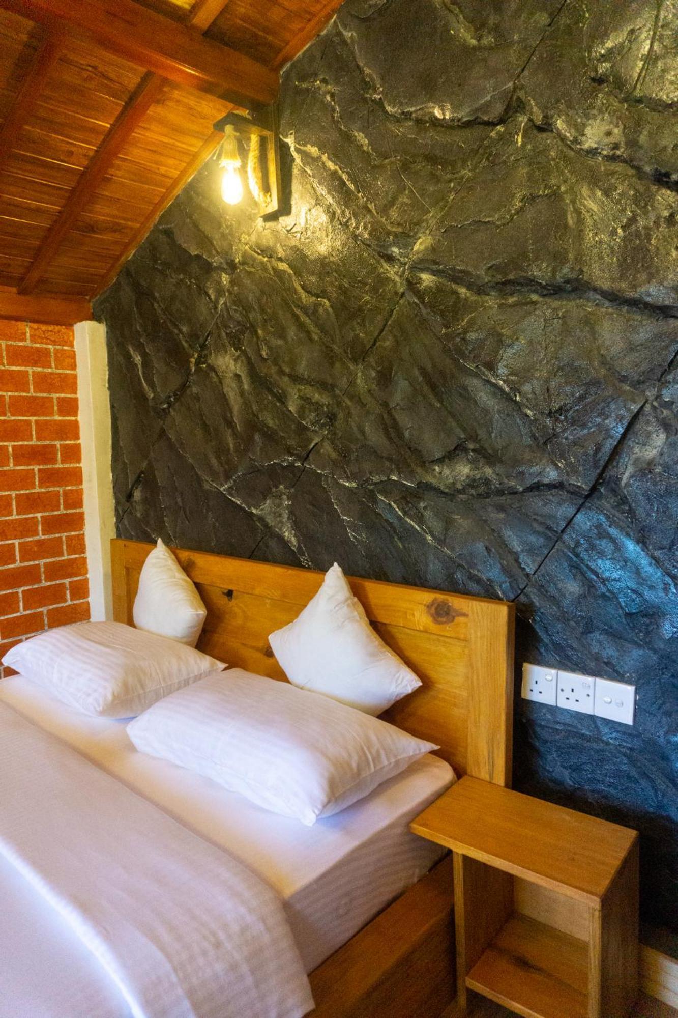 Bed and Breakfast Hobbit Hole Hideaway Елла Екстер'єр фото